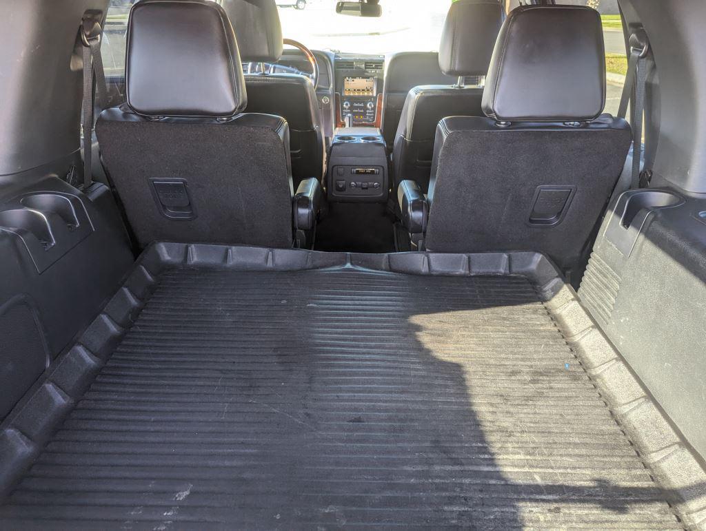 2016 Lincoln Navigator - $14,995